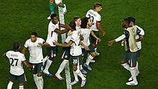 Fotbalisté Chelsea se radují z vítzství ve tvrtfinále MS klub.
