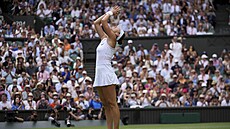 výcarka Belinda Bencicová se raduje z vítzství ve tvrtfinále Wimbledonu.