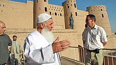Polský ministr zahranií Radoslaw Sikorski s afghánským ministrem vodního...