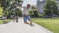 Díky tomu, e se neupsal ádnému souboru, má Filip Teller iroký komediální...