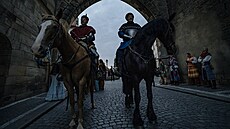 668. výro�í polo�ení základního kamene Karlova mostu. Kostýmovaný pr�vod krále...