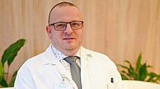 Primá� gynekologicko-porodnického odd�lení a léka�ský �editel Nemocnice M�lník...