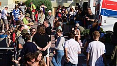 Na otevení pokladen v hotelu Thermal ekalo ve tvrtek ped devátou hodinou...
