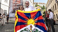 Spolek ei podporují Tibet uspoádal happening u píleitosti 90. narozenin...