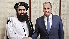 éf ruské diplomacie Sergej Lavrov s diplomatem Tálibánu Amirem Khanem...