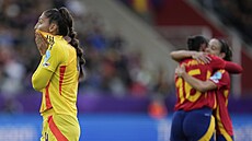 Zklamaná belgická fotbalistka Amber Tysiaková po poráce se panlskem