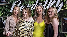 Eva Holubová a Pavlína Poízková bhem pedstavení filmu Bardotky (6. ervence...