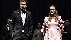 Re�isér filmu Sbormistr Ond�ej Provazník a here�ka Kate�ina Falbrová mluví na...