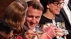 Princezna z Walesu Kate a francouzský prezident Emmanuel Macron na banketu na...