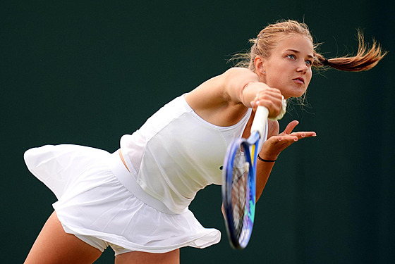 eská juniorská tenistka Vendula Valdmannová ve Wimbledonu.