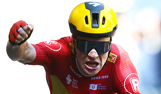 Jonas Abrahamsen vítzí v 11. etap Tour de France.