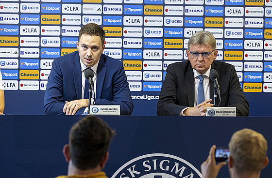 Zleva pedseda pedstavenstva SK Sigma Olomouc Ondej Navrátil a majitel...