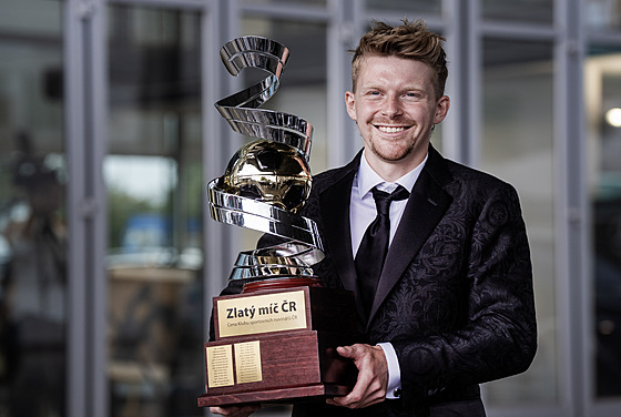 Pavel ulc se Zlatým míem pro nejlepího eského fotbalistu sezony.