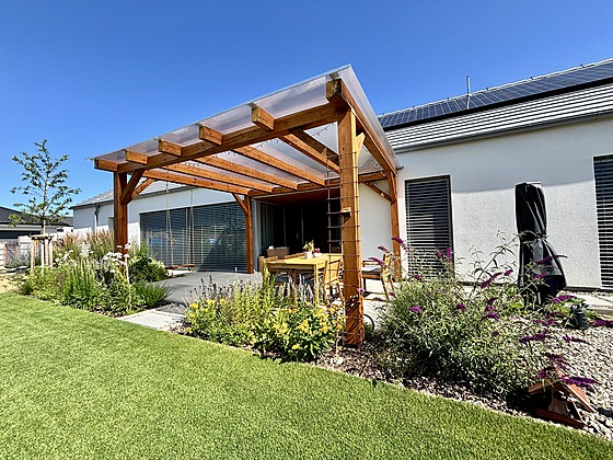 Pergola s posezením