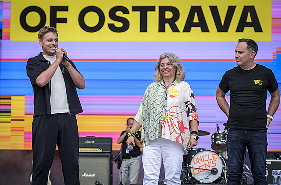 Zahájení: umlecký éf Filip Koálek (vlevo) a zakladatelka Zlata Holuová...