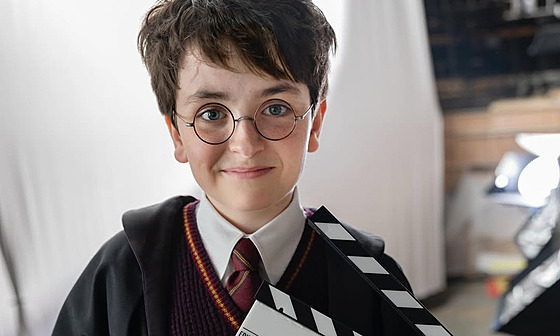 První fotka nového seriálového Harryho Pottera (Dominic McLaughlin) ukazuje...