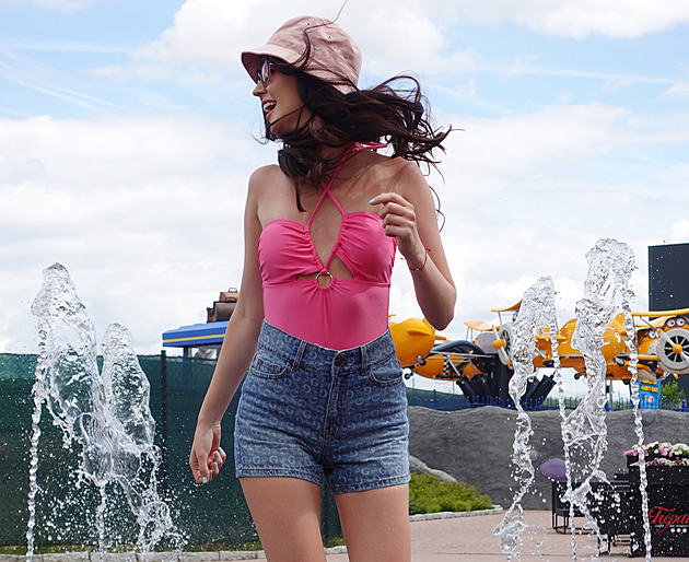 Letní outfit pro každou příležitost. Tímto zaujmete na party i festivalu
