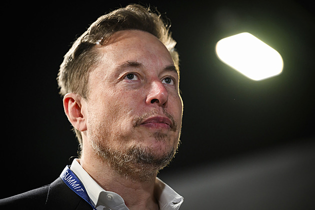 Musk představil novou verzi chatbota. Je chytřejší než studenti postgraduálu, tvrdí