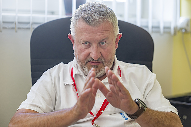 Dvaapadesátiletý Petr Nmec vystudoval veobecné lékaství na Masarykov...