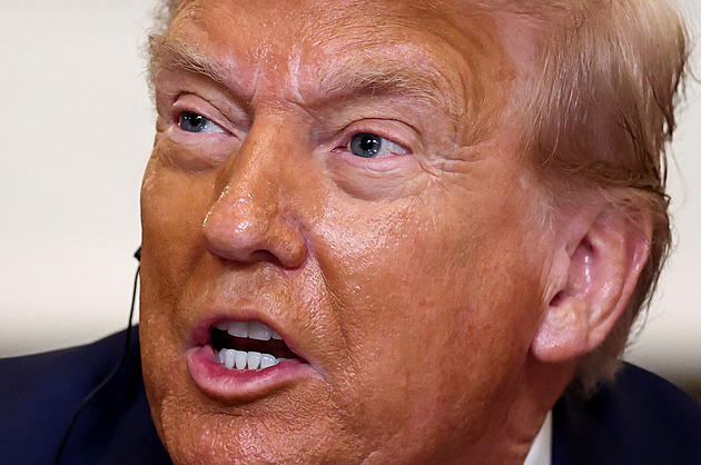 Vyřeším to za 14 dní, říkává s oblibou Trump. Délku oněch 14 dní určuje on sám