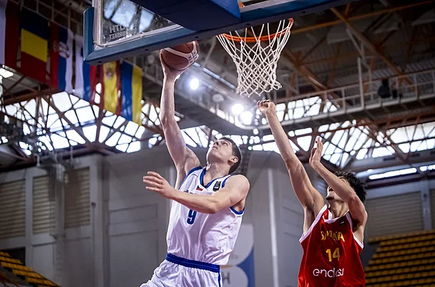 Basketbalové juniory čeká na ME skupina o udržení, v osmifinále podlehli Španělům