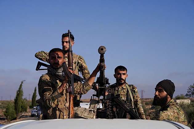 Vyhlášení příměří nestačilo. Na jihu Sýrie pokračují boje, Izrael udeřil v Damašku