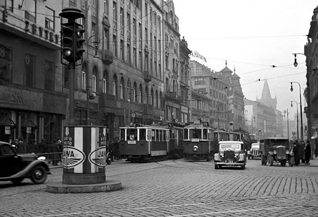 Ulice Na Příkopě je bez tramvají už 40 let. Hradební korzo zůstává na papíře