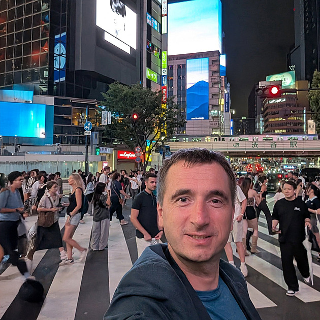 Už žádné Japonsko, ani Senegal, ministři dolétali. Jejich cesty dříve čelily i kritice