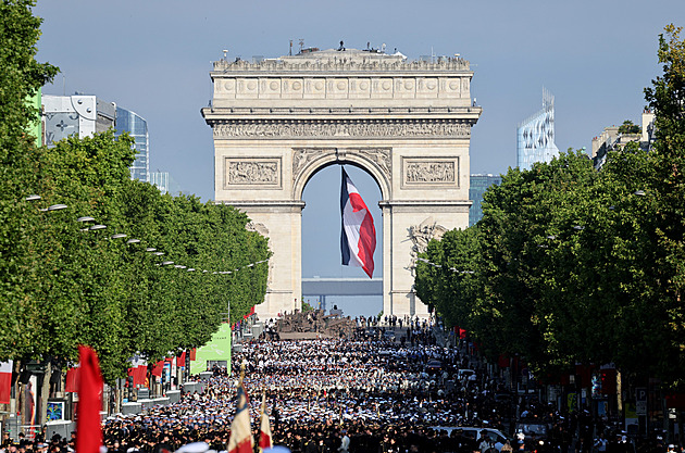 Paříž opouštějí obyvatelé. Nutí je k tomu vysoké ceny nemovitostí