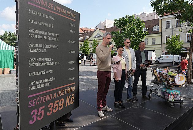 Piráti lákají na nižší DPH na potraviny o 6 procent i na bonus na dítě