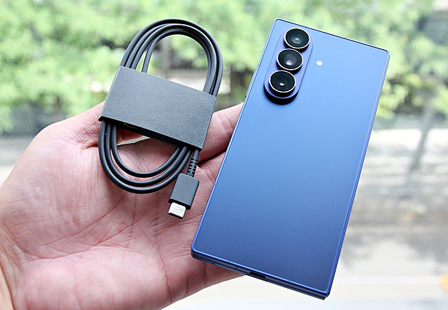 Foťáky ohebných samsungů si hodně polepšily, ukazuje test