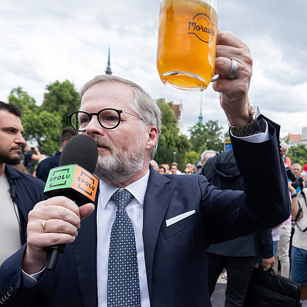 Volby by vyhrálo ANO. Stačilo! má 8 %, Motoristé opět posilují