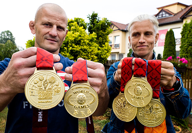 Policistka + hasič = pět zlatých pro manžele. Světové hry? Naše olympiáda