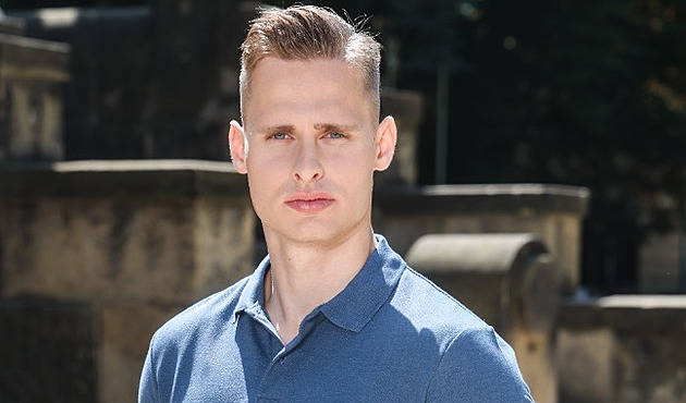 Sledujte živě finále Muže roku 2025. O vítězství usilují policisté, včelař i pilot
