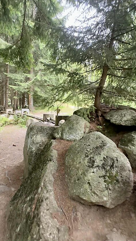 Hauswaldsk kaple, liv pramen u Srn.