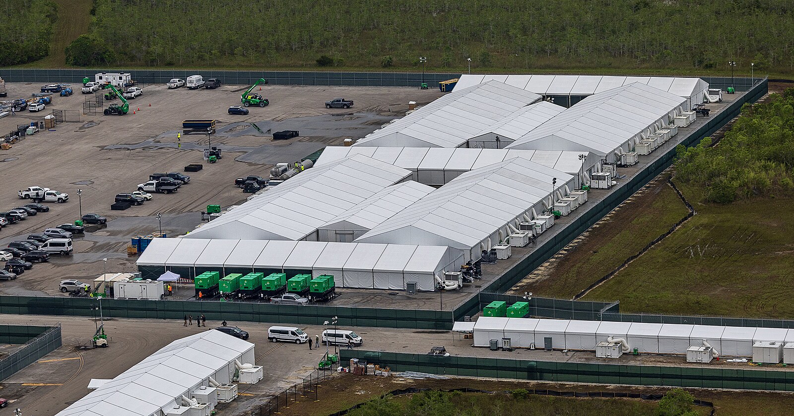 Florida zavře Aligátoří Alcatraz. Podmínky pro migranty byly nelidské, tvrdí aktivisté