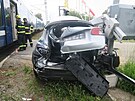Osobn vlak na trati mezi umperkem a Petrovem nad Desnou narazil do mercedesu,...