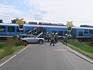 Osobn vlak na trati mezi umperkem a Petrovem nad Desnou narazil do mercedesu,...