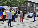 Ped zahjenm pedvolebnho setkn Andreje Babie v Ostrav-Vtkovicch se na...