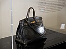 Historická kabelka Birkin, navr�ená pro Jane Birkinovou, se v pa�í�ské aukci...