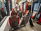 Tramvaje zajdj do myky nkolikrt tdn. DPP ist vnitn prostory voz...