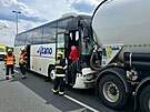 Na D7 u ruzyskho letit se srazil autobus s dtmi a cisterna (14. ervence...