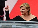 Lenka Krobotová na �erveném koberci záv�re�ného ceremoniálu festivalu (12....