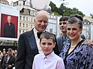 Stellan Skarsgård s rodinou na �erveném koberci záv�re�ného ceremoniálu...