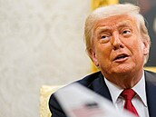 Donald Trump bhem setkání s Markem Ruttem v Oválné pracovn (14. ervence 2025)