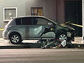 V Los Angeles najelo auto do davu. Zranných jsou ti desítky lidí. (19....