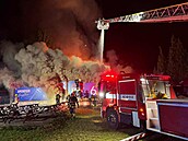 U Máchova jezera v Doksech na eskolipsku vyhoela oblíbená restaurace Bílý...