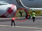 Nasátí mue do motoru Airbusu A319 na letiti v Bergamu (8. ervence 2025)