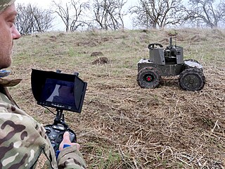 Pozemní robotický systém �Ljut� b�hem ukrajinského výcviku s bezpilotními...