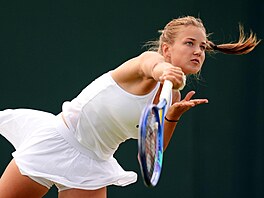 eská juniorská tenistka Vendula Valdmannová ve Wimbledonu.